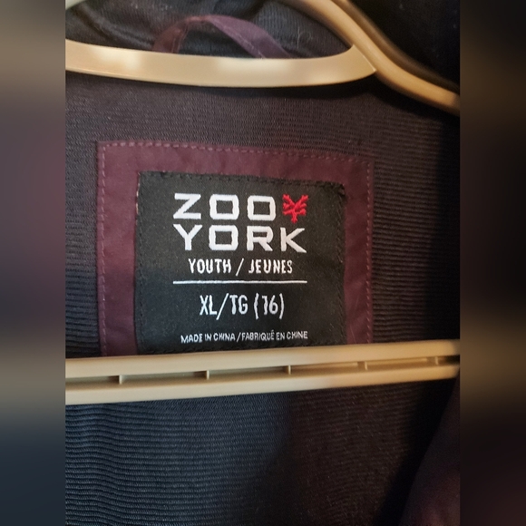 Zoo York Boys youth size 16 windbreaker jacket burgundy removable hood - Picture 3 of 4